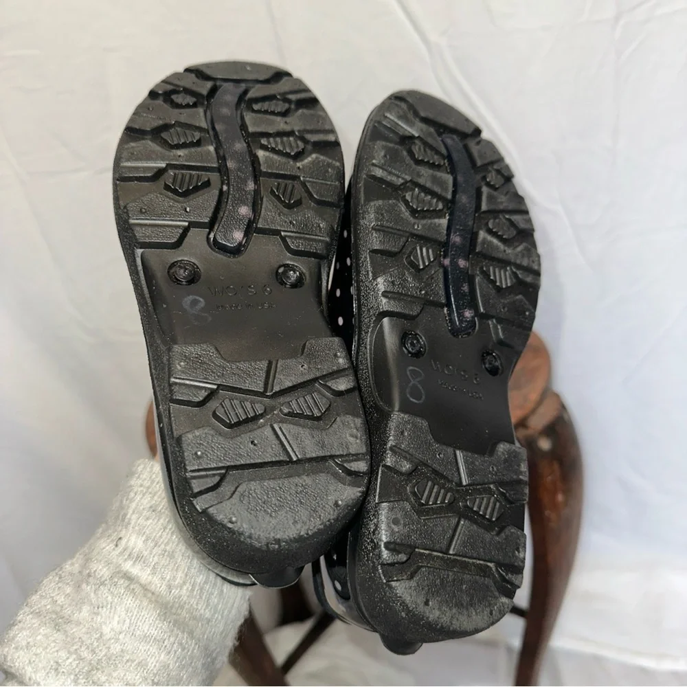 Black Polka Dot  Sloggers Outdoor Waterproof Garden Shoes NWOB Size 6